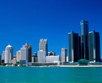 Skyline of downtown Detroit with the General Motors building